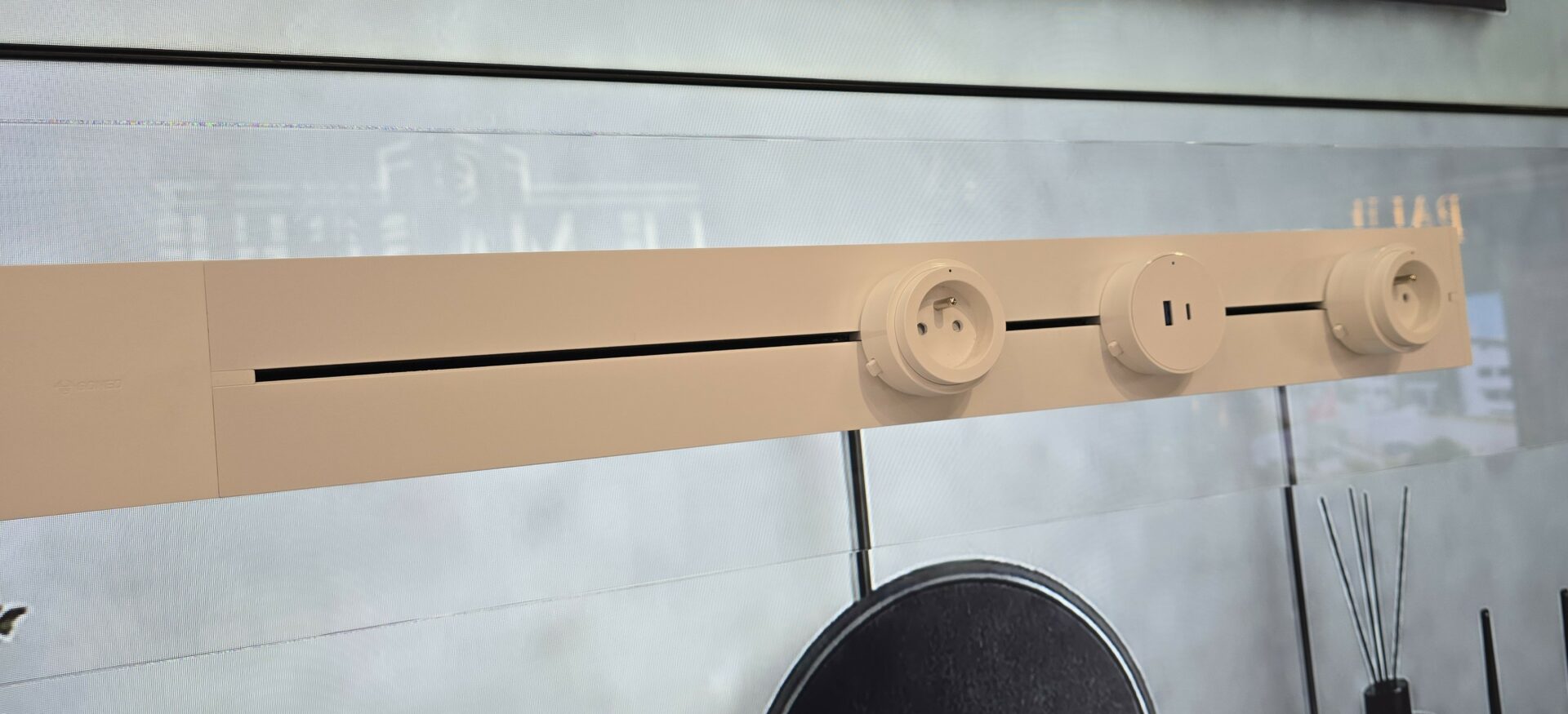 Mondial du Bâtiment : l’électricité se fait discrète, le confort prend la lumière